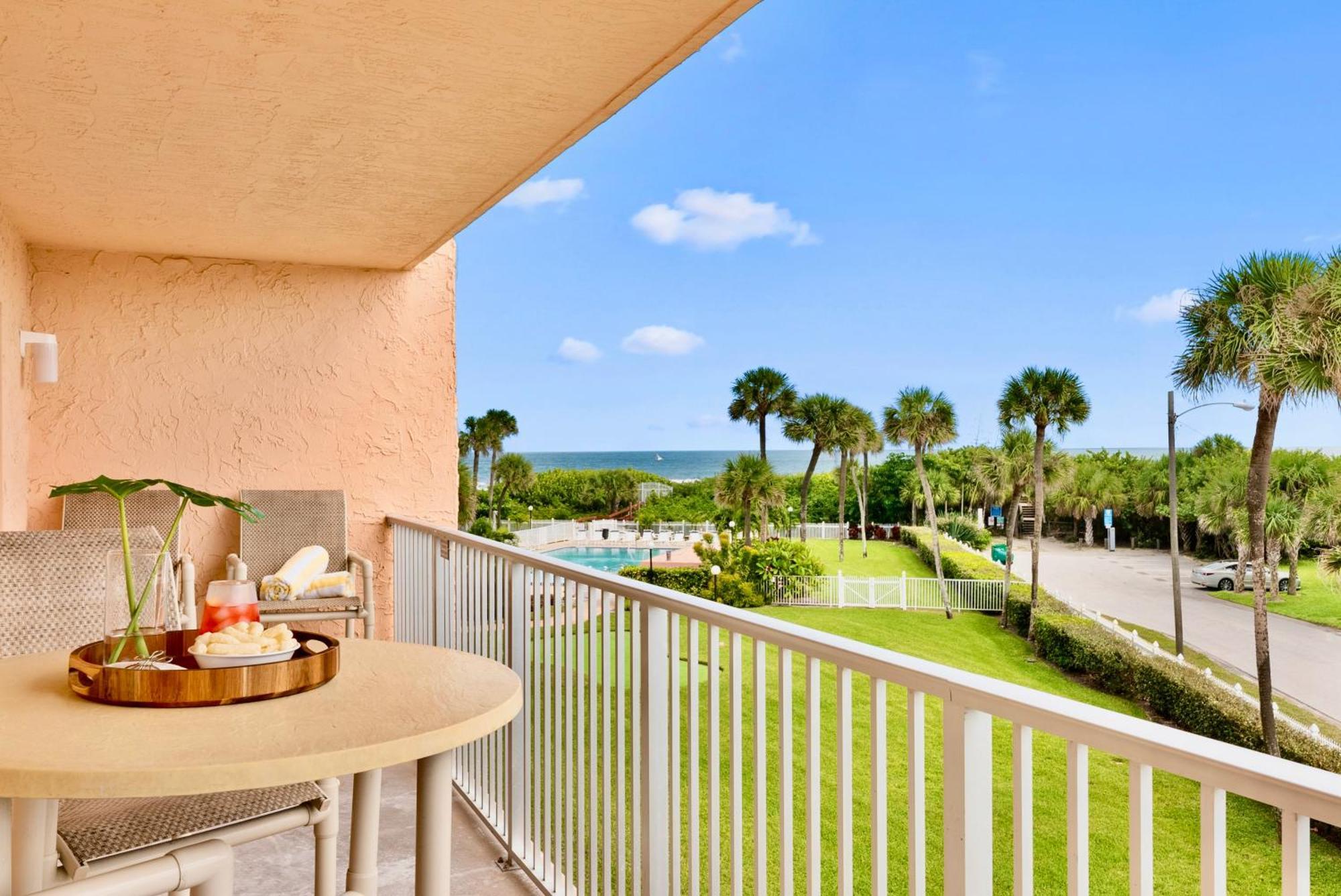 Cocoa Beach Towers Rom bilde